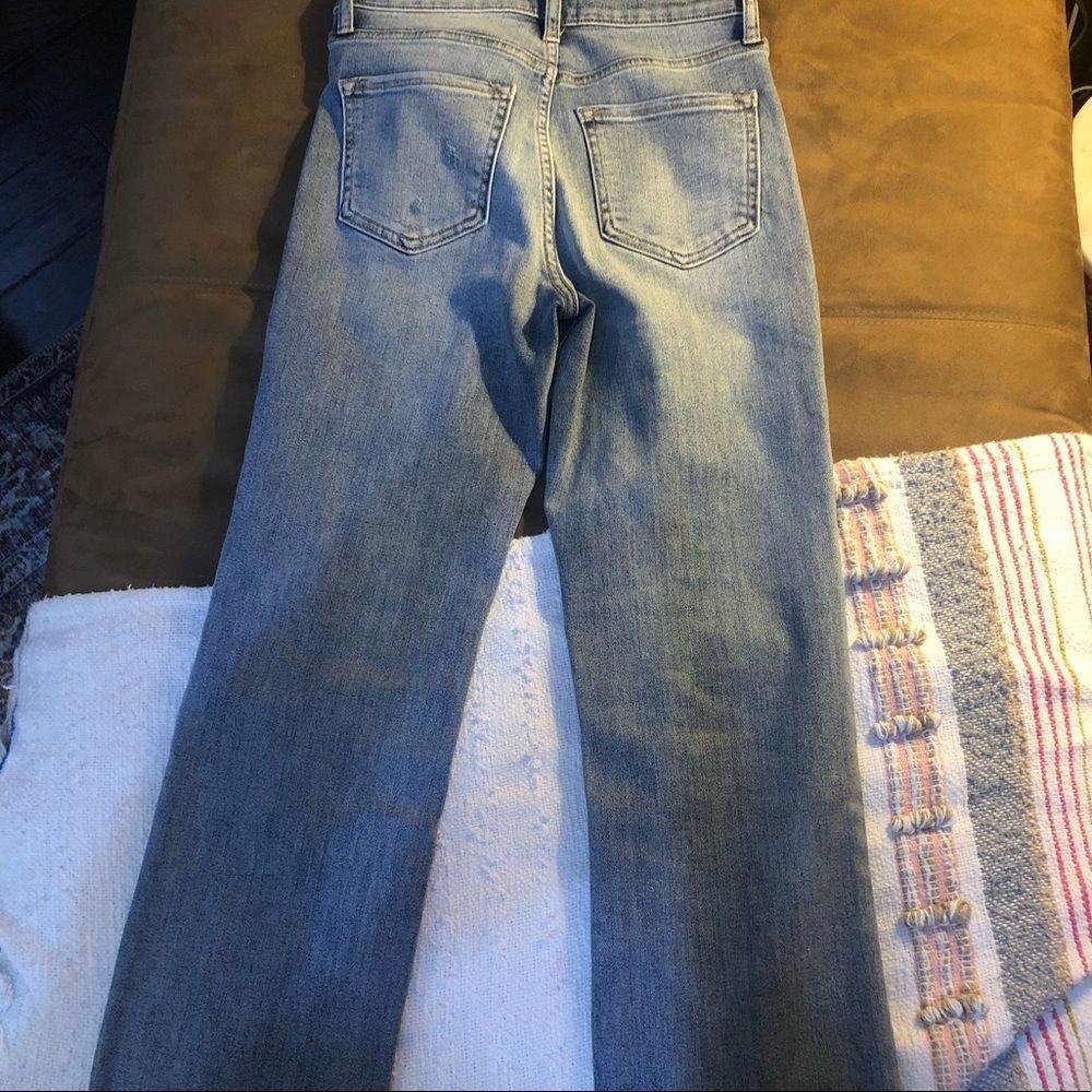 Boyfriend sneek peek size 5 jeans; worn once ( one rip in knee bought that way! - Picture 4 of 10